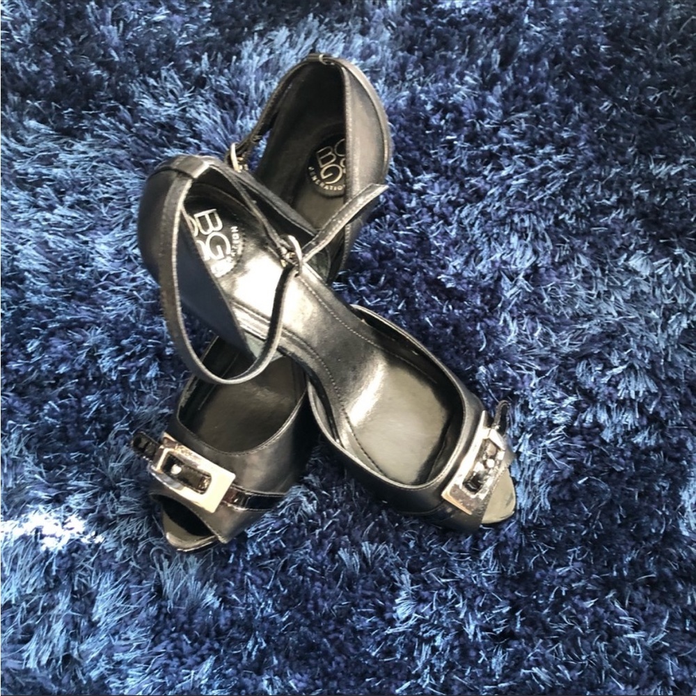 $15 bundled with any other closet item … BCBG Black shoes with chrome buckle